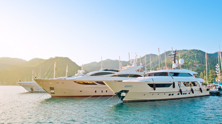 Luxus Yachtcharter