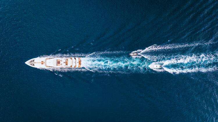 Motor Yacht Charter