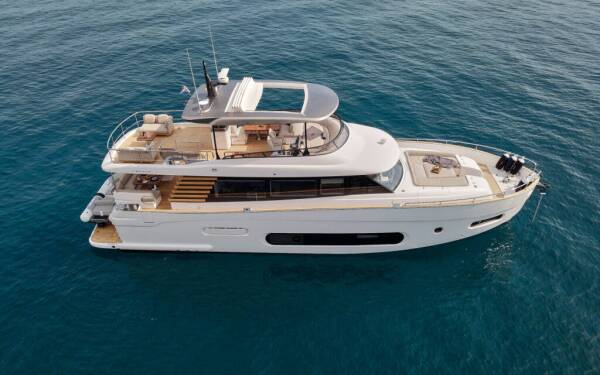 Azimut Magellano 66 - Yacht Charter Croatia