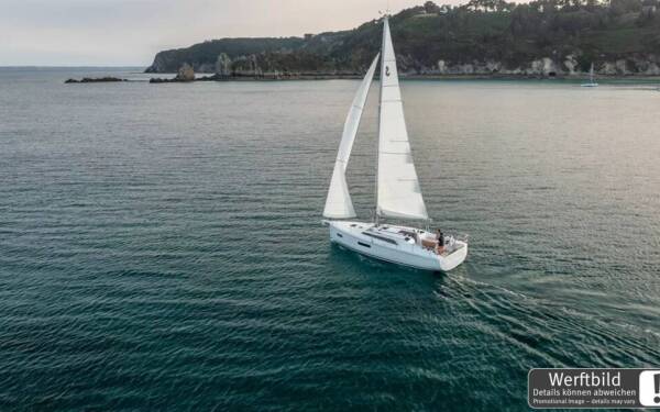 Oceanis 37.1 - Yacht Charter Croatia